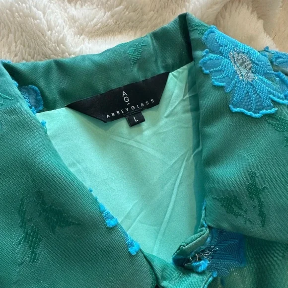 Charlotte Green Floral Print Short Sleeve V-Neck Fit and Flare Dress - Picture 2 of 5